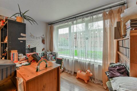 1 bedroom flat for sale - The Sandlings, Wood Green, London, N22