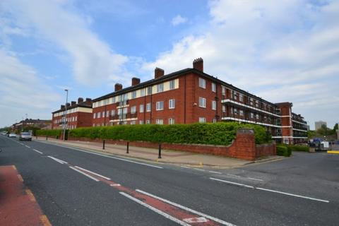 2 bedroom flat to rent, Redmires Court, Eccles New Road, Salford, M5 4UT