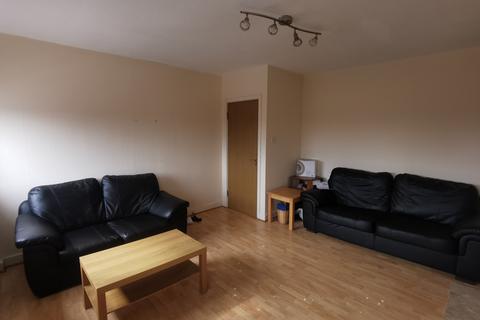 2 bedroom flat to rent, Redmires Court, Eccles New Road, Salford, M5 4UT