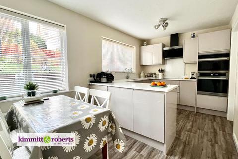 136 Beverley Way, Peterlee, SR8 2AY