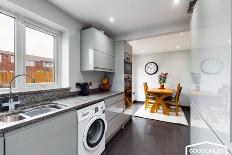 15 Beaumont Close, Walsall, WS6 6EA