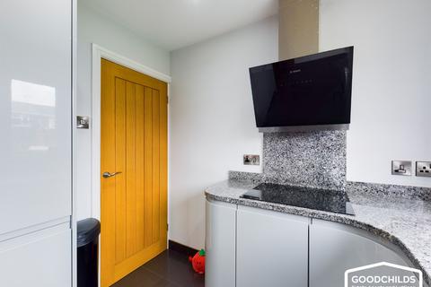 15 Beaumont Close, Walsall, WS6 6EA