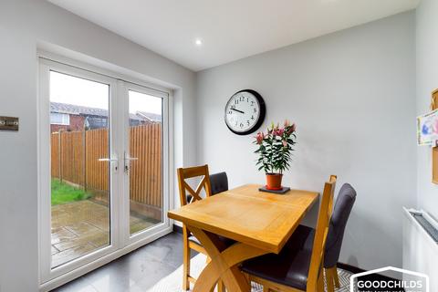 15 Beaumont Close, Walsall, WS6 6EA