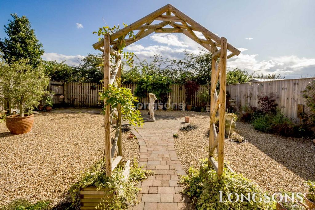 Pollywiggle Drive, Swaffham 4 bed detached house £415,000