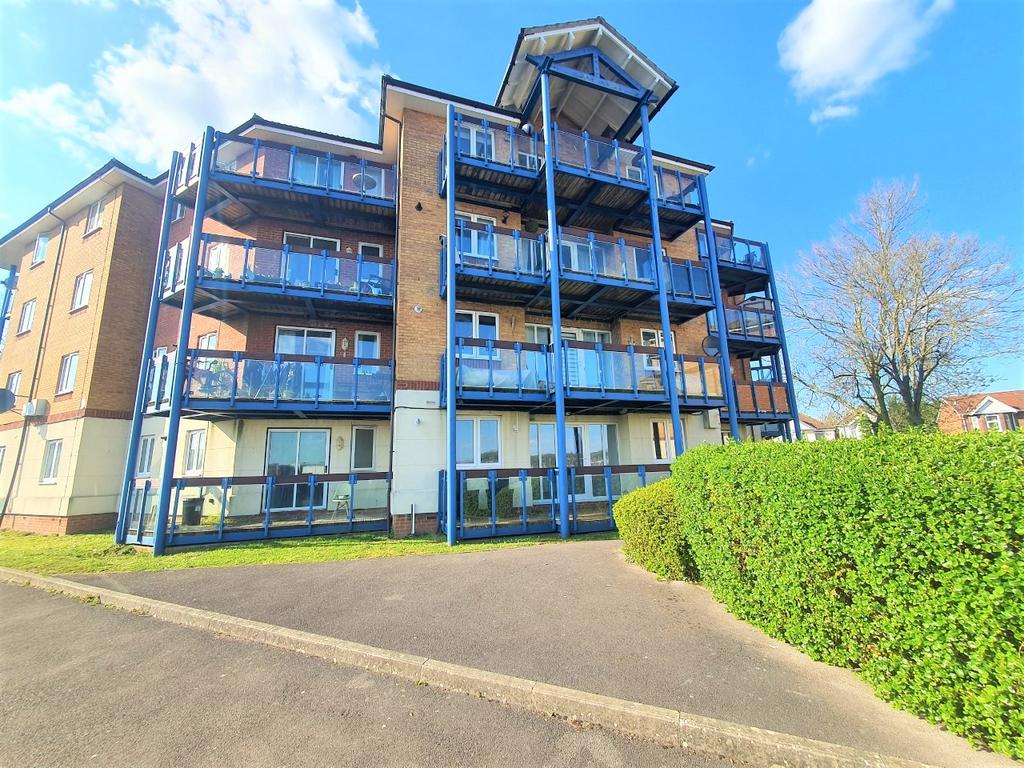 Quayside Road, Southampton 2 bed apartment £1,200 pcm (£277 pw)