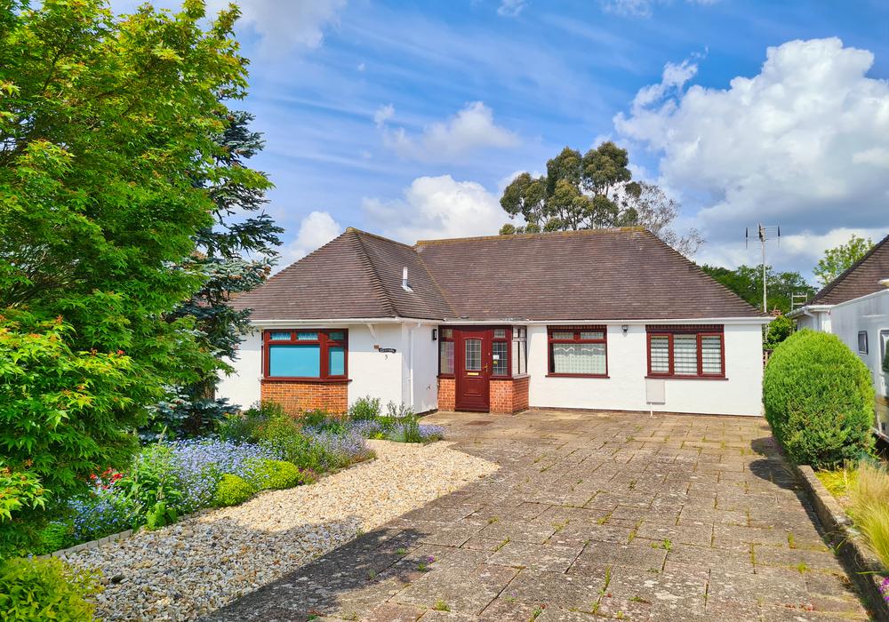 Rownhams Close, Rownhams SO16 3 bed detached bungalow for sale £550,000