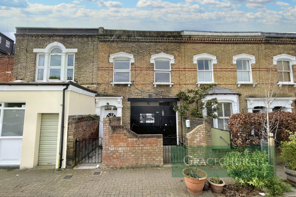 3 Bedroom Terraced House to let