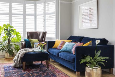 35 Cardinal Avenue, Morden, SM4 4TA