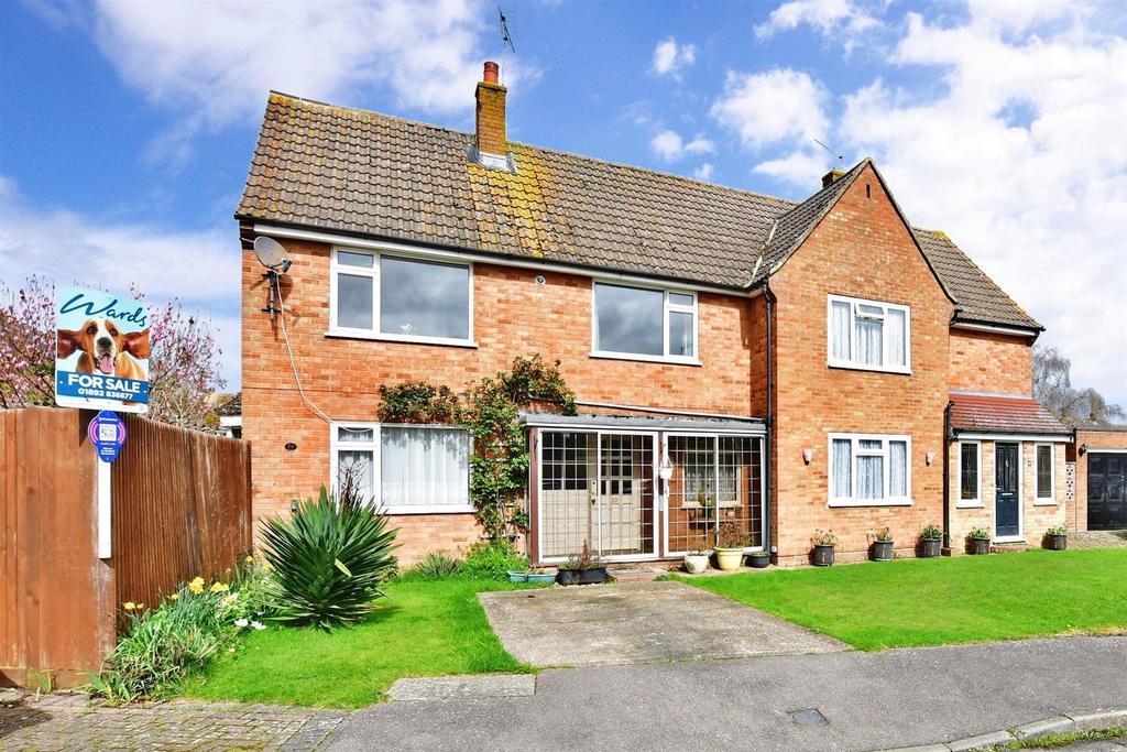 Bramley Gardens, Paddock Wood, Kent 3 bed semidetached house £360,000