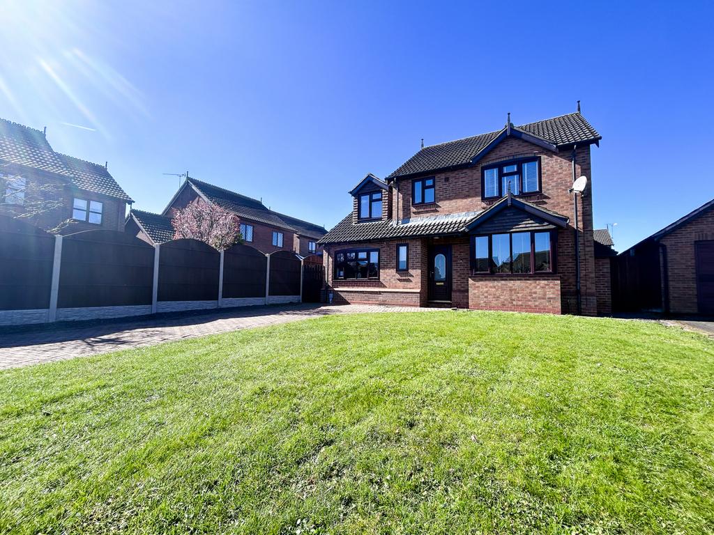 Henderson Way, DN15 4 bed detached house £260,000