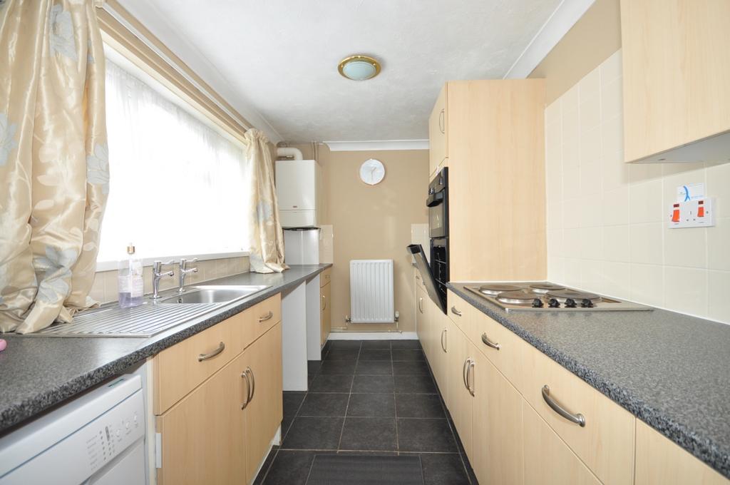 Rhinefield Close Havant PO9 3 bed terraced house £1,100 pcm (£254 pw)