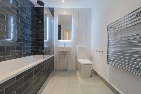 2 bedroom apartment to rent, Starboard Way, London, E16