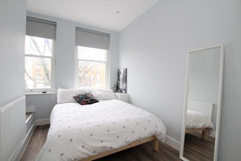 1 bedroom apartment to rent, Commercial Road, E1