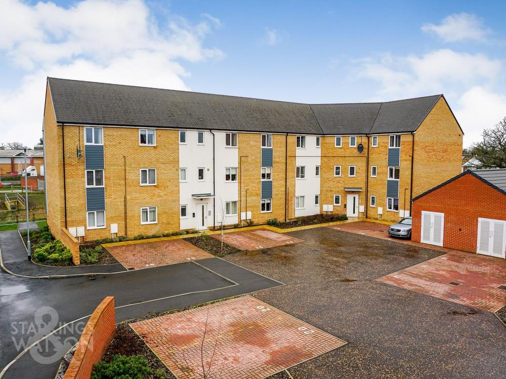 Tipperary Avenue, Wymondham 2 bed flat for sale £180,000