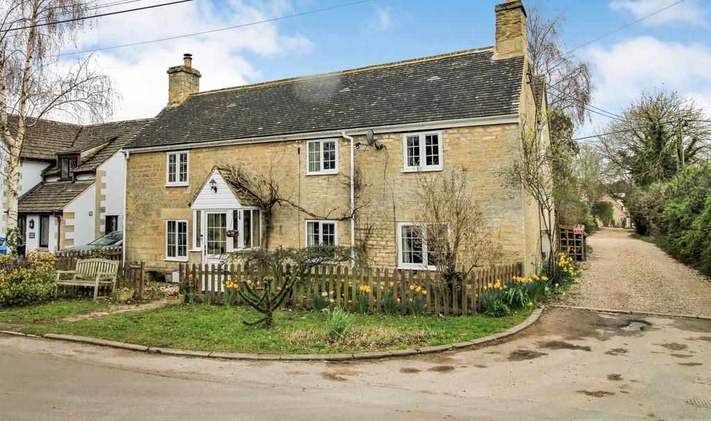 Sawyers Hill, Malmesbury 5 bed detached house for sale £700,000