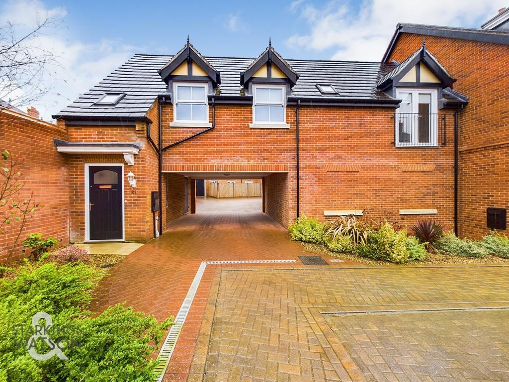 Randall Crescent, Cromer 2 bed apartment for sale £195,000