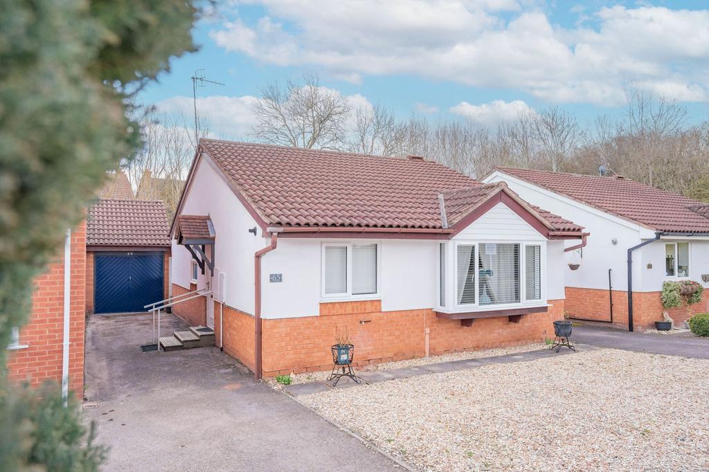 Hazel Avenue, Evesham, WR11 2 bed detached bungalow £280,000