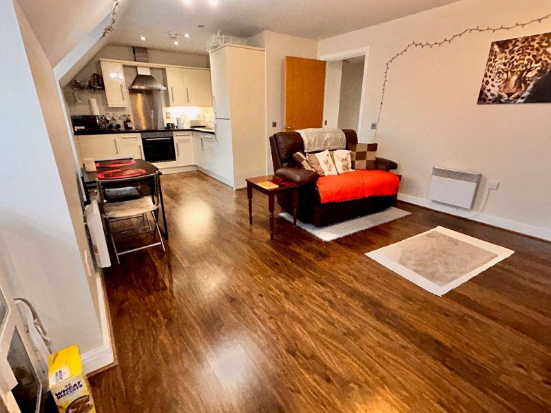 Epsom House, Goldieslie Road, Sutton Coldfield, B73 5PE 2 bed apartment £190,000