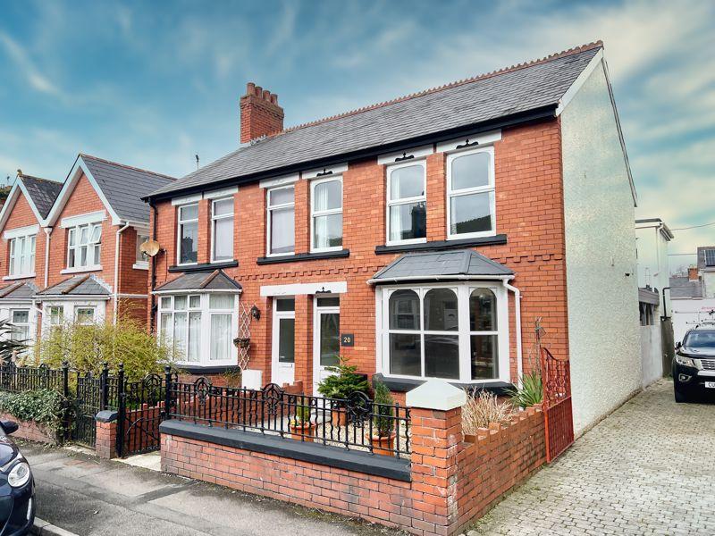 20 Grove Road, Bridgend, CF31 3EF 3 bed semidetached house £300,000