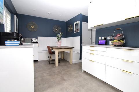 18 Acorn Way, Hardwicke, Gloucester, GL2 4AY