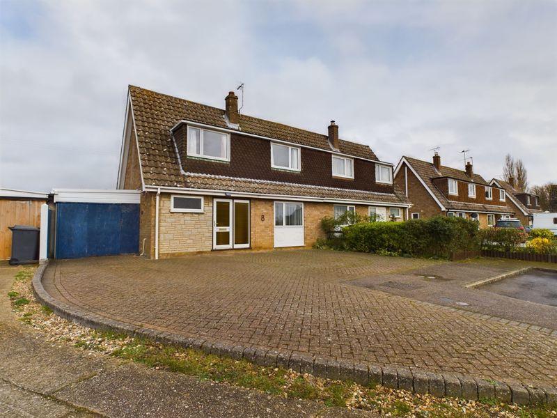Capel Close, Troston 3 bed property £275,000
