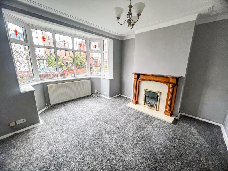 Lakeside Avenue, Great Lever, Bolton 3 bed semidetached house to rent