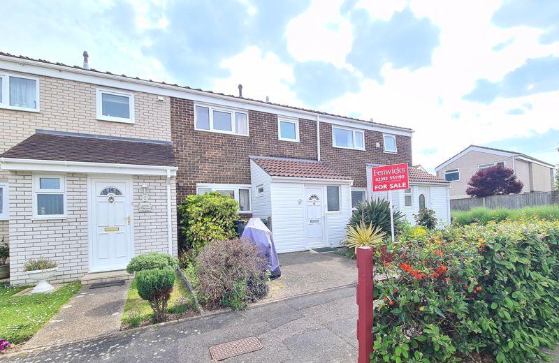 Trent Way, LeeOnTheSolent 3 bed terraced house for sale £270,000