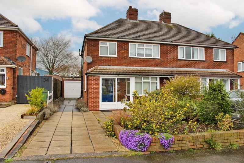 Lawnswood Avenue, WOLVERHAMPTON 3 bed semidetached house for sale £255,000