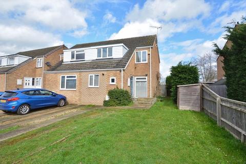 42 Roundhead Drive, Thame, OX9 3DJ
