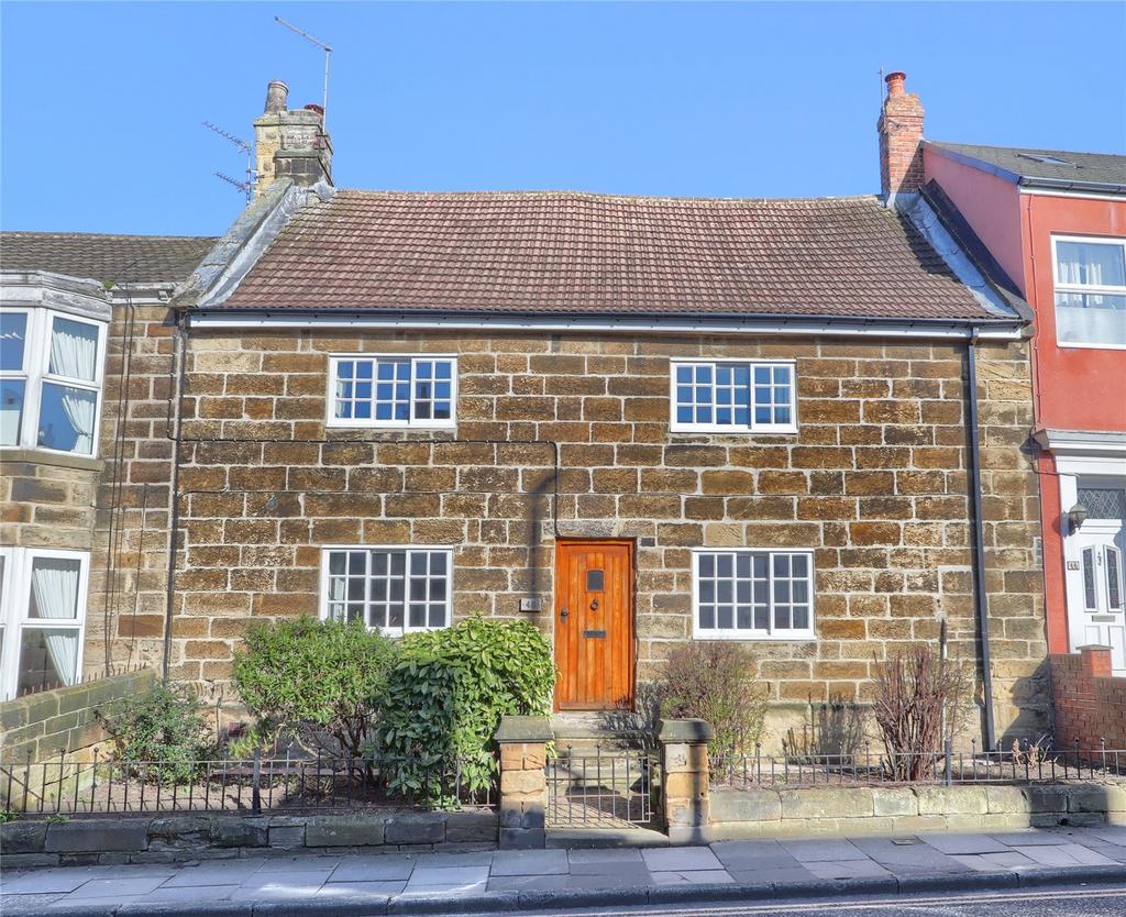 High Street, MarskebytheSea 4 bed terraced house £315,000