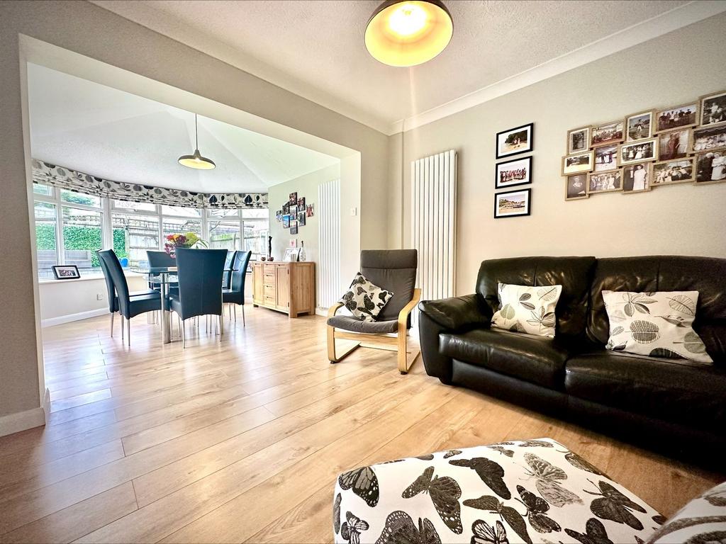 Family Area/Dining