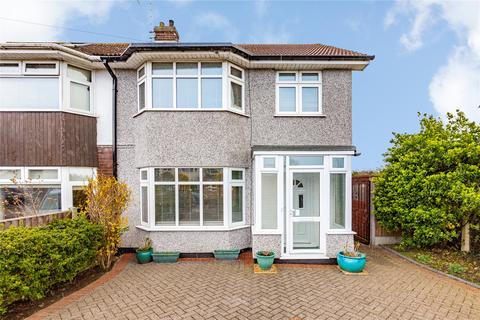 11 Gilroy Close, Rainham, RM13 7LH