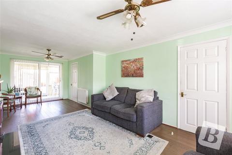 11 Gilroy Close, Rainham, RM13 7LH