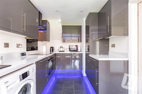 11 Gilroy Close, Rainham, RM13 7LH