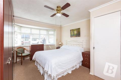 11 Gilroy Close, Rainham, RM13 7LH