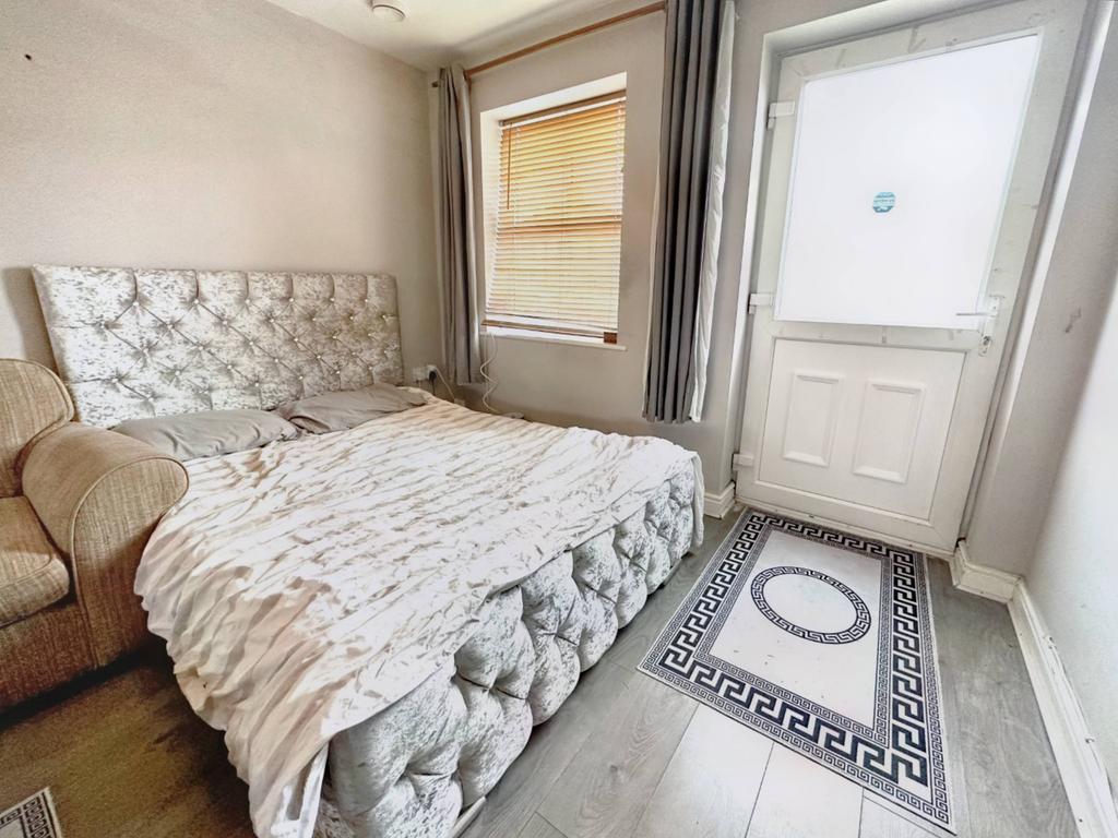 Victoria Road East, Leicester LE5 1 bed ground floor flat £850 pcm (£