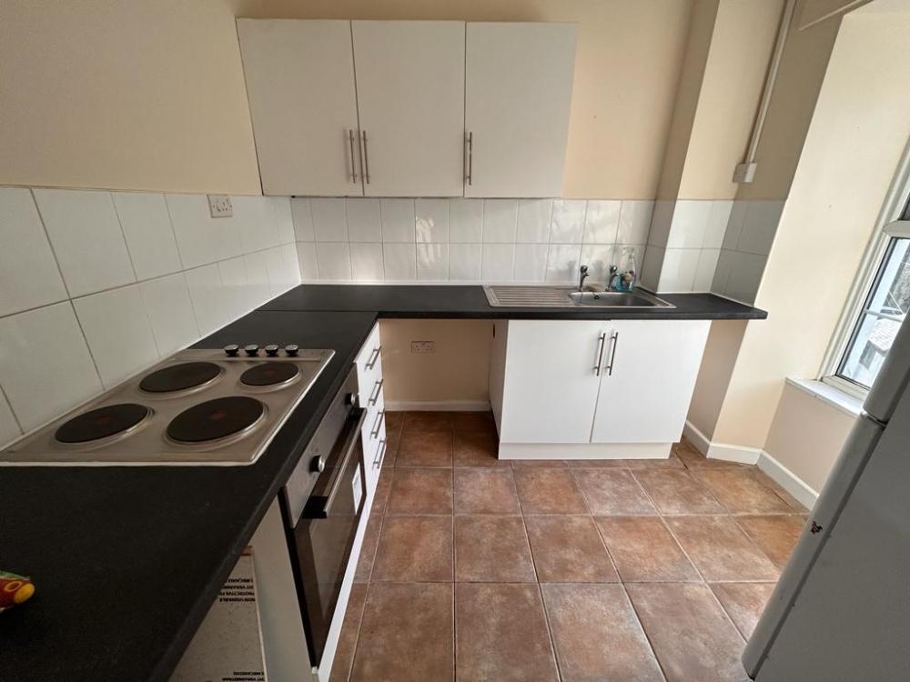 140 DALE ROAD, MATLOCK 1 bed flat £525 pcm (£121 pw)