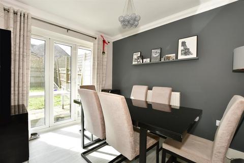 2 Cherry Way, Felbridge, East Grinstead, RH19 2GS