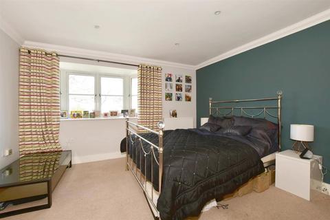 2 Cherry Way, Felbridge, East Grinstead, RH19 2GS