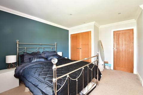 2 Cherry Way, Felbridge, East Grinstead, RH19 2GS