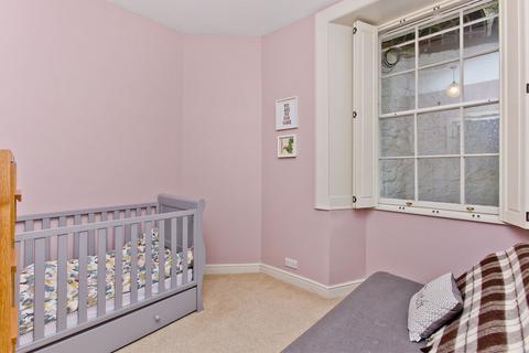 2a Royal Crescent, Edinburgh, EH3 6PZ