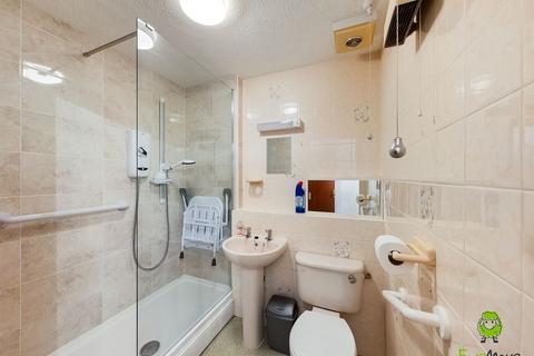 2 bedroom ground floor flat for sale - Whitehaven Court 22 Crook Log, Bexleyheath  DA6 8BJ