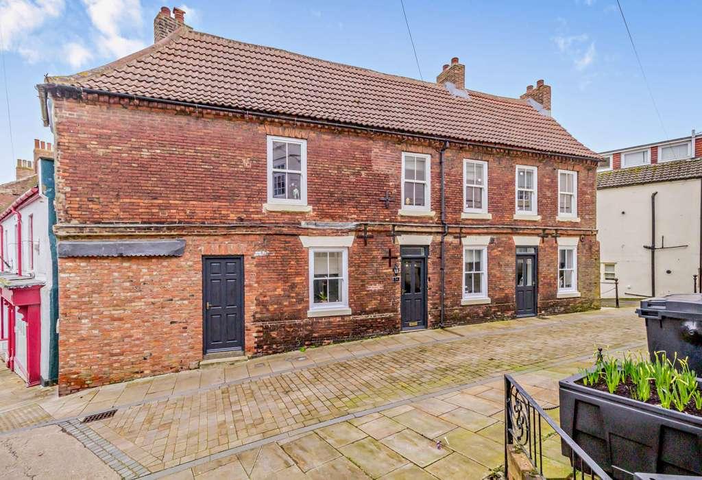 Market Place, Caistor Lincolnshire 4 bed end of terrace house for sale