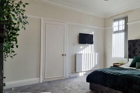 4 bedroom detached house to rent - Sunnycroft road, Leicester  LE3
