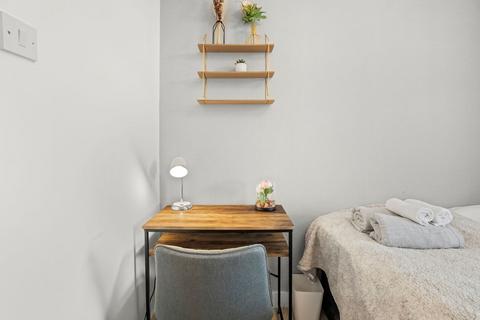 2 bedroom serviced apartment to rent, Victoria Bridge Street, Salford M3