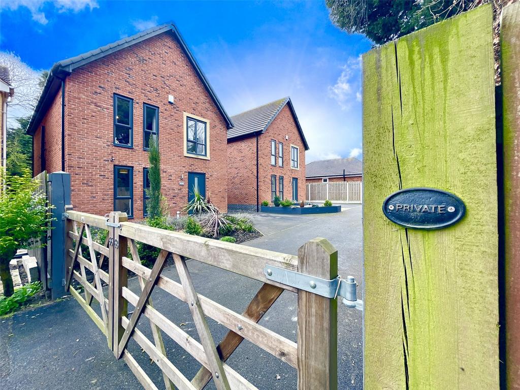 Ruston Drive, Royston, S71 4 bed detached house for sale £300,000