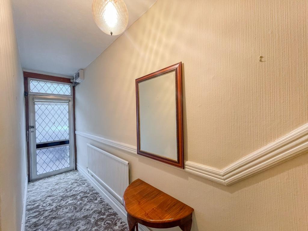 James Street, Pontarddulais, Swansea... 3 bed semidetached house £