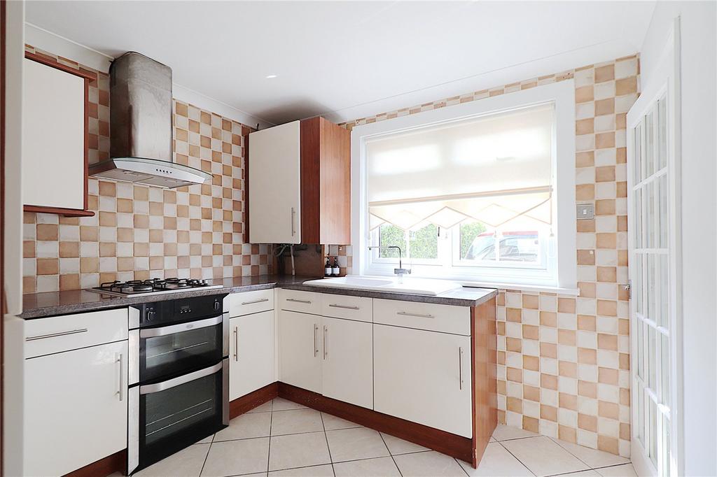 Maple Road, Dartford, Kent, DA1 3 bed terraced house £1,950 pcm (£450 pw)