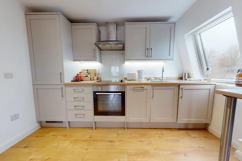 3 bedroom flat to rent, Lansdowne Road, Hove, BN3