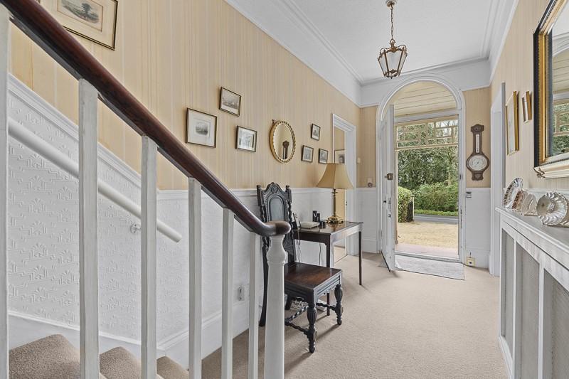 Abbey Hill, Netley Abbey, Southampton, Hampshire. SO31 5FB 5 bed ...